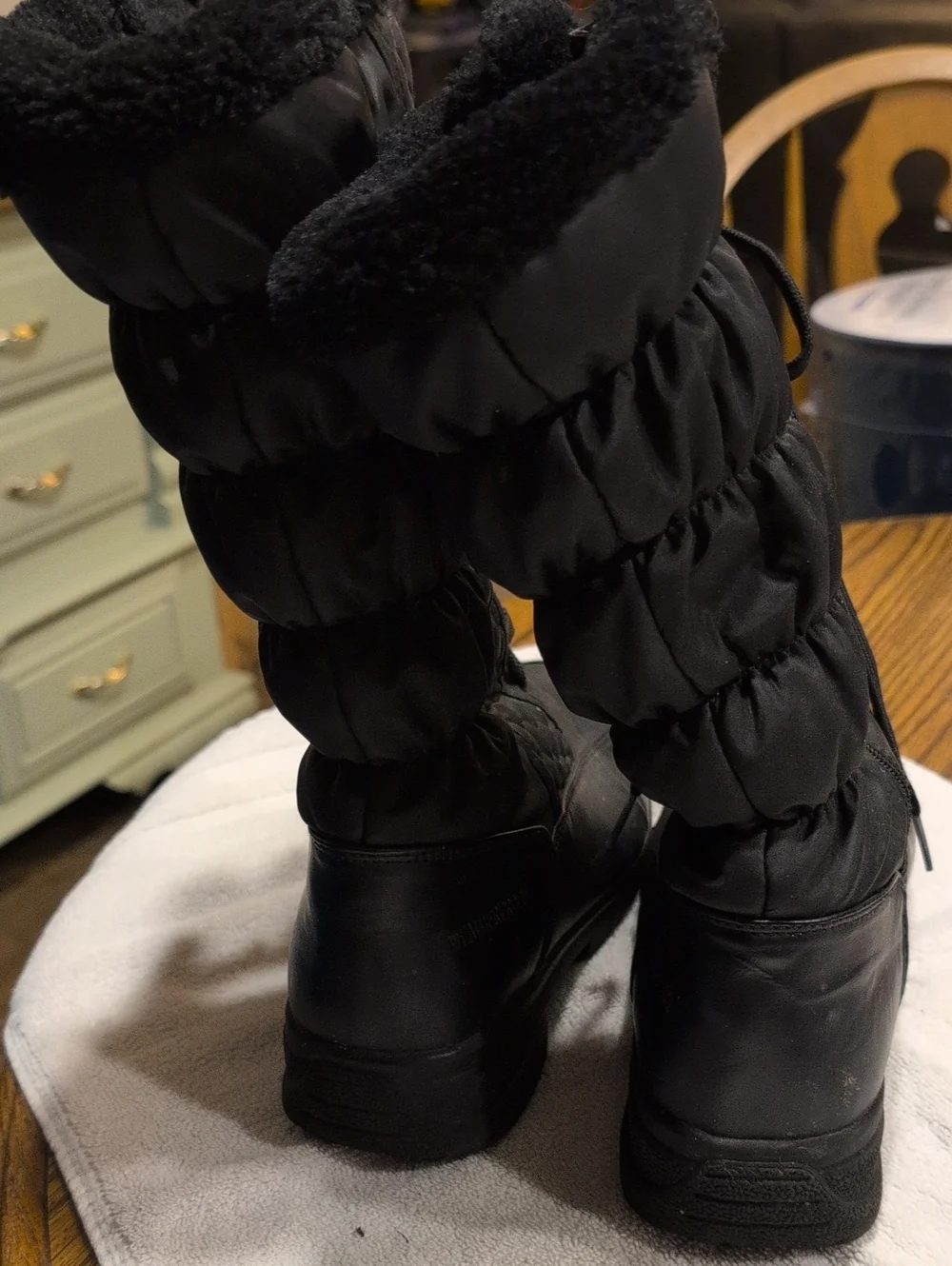 Women's Black Insulated Winter Boots